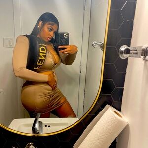 Meet your Posher, Jasmine